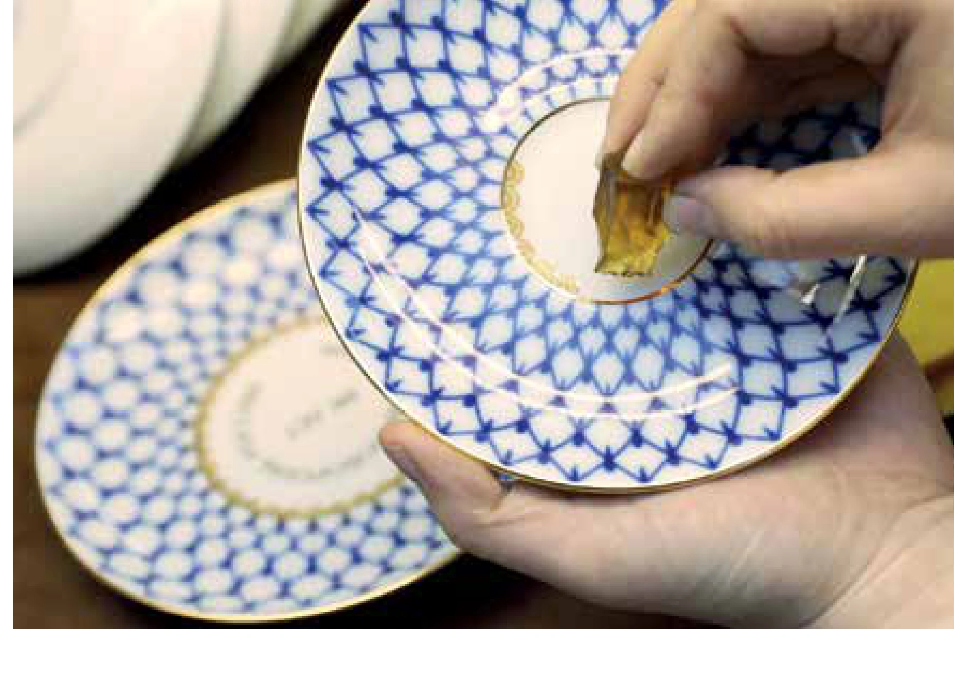 Detail of a Cobalt Net porcelain handle and gold decoration